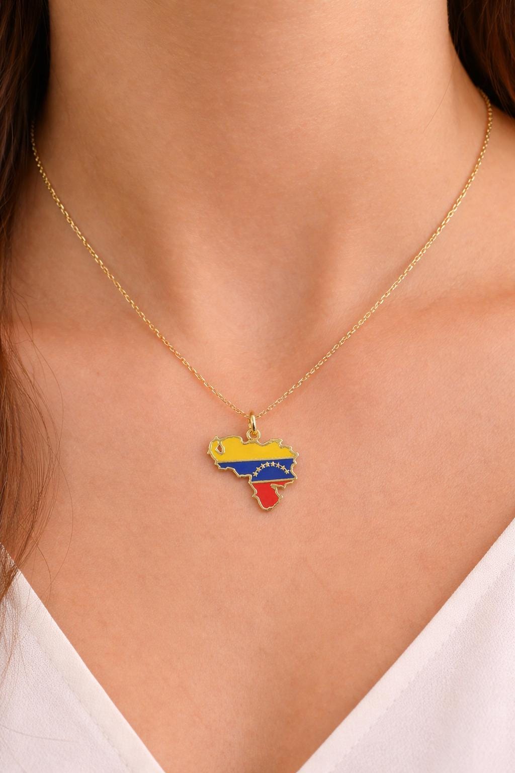 "Venezuela Map" Pendant Necklace - 14k Solid Gold