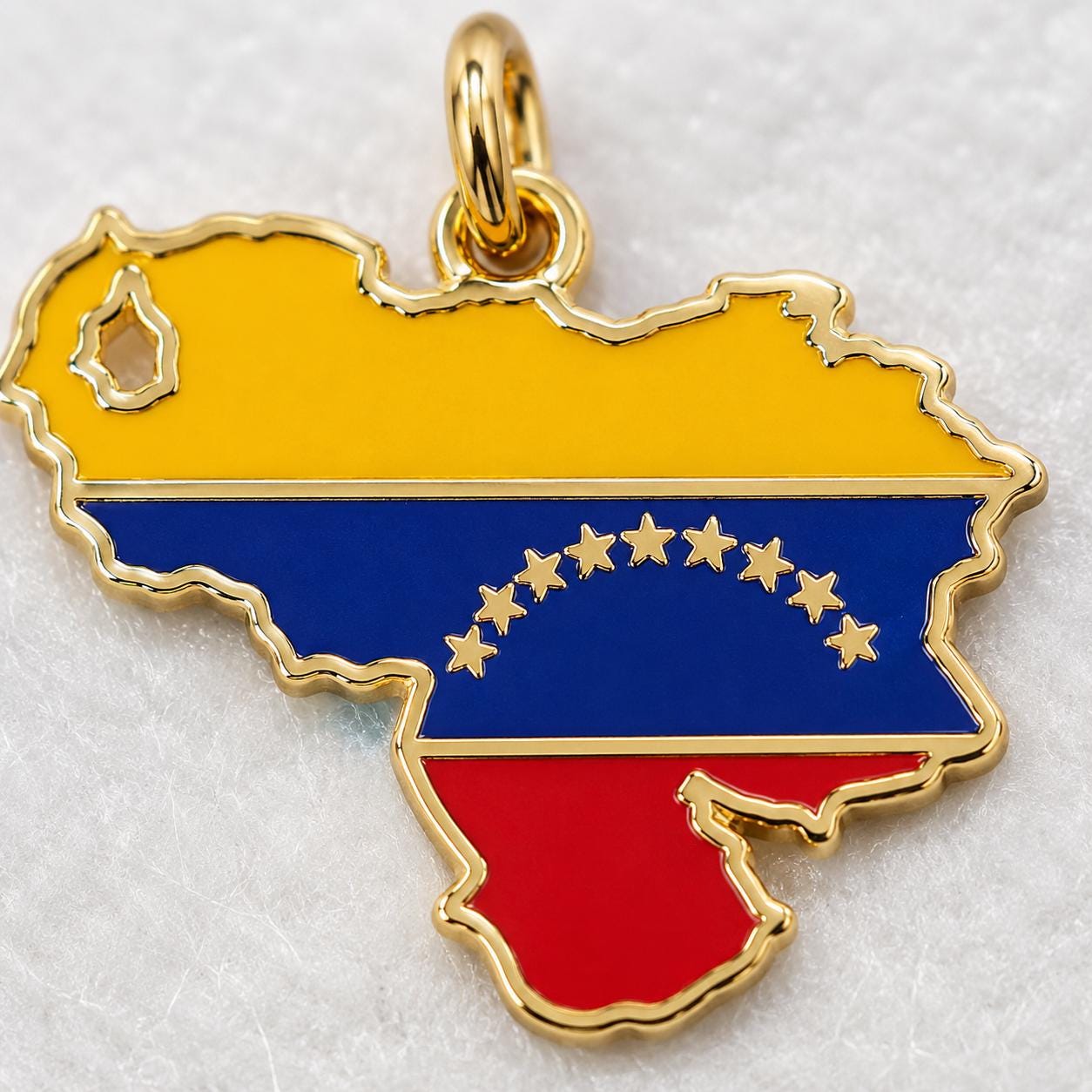 "Venezuela Map" Pendant Necklace - 14k Solid Gold