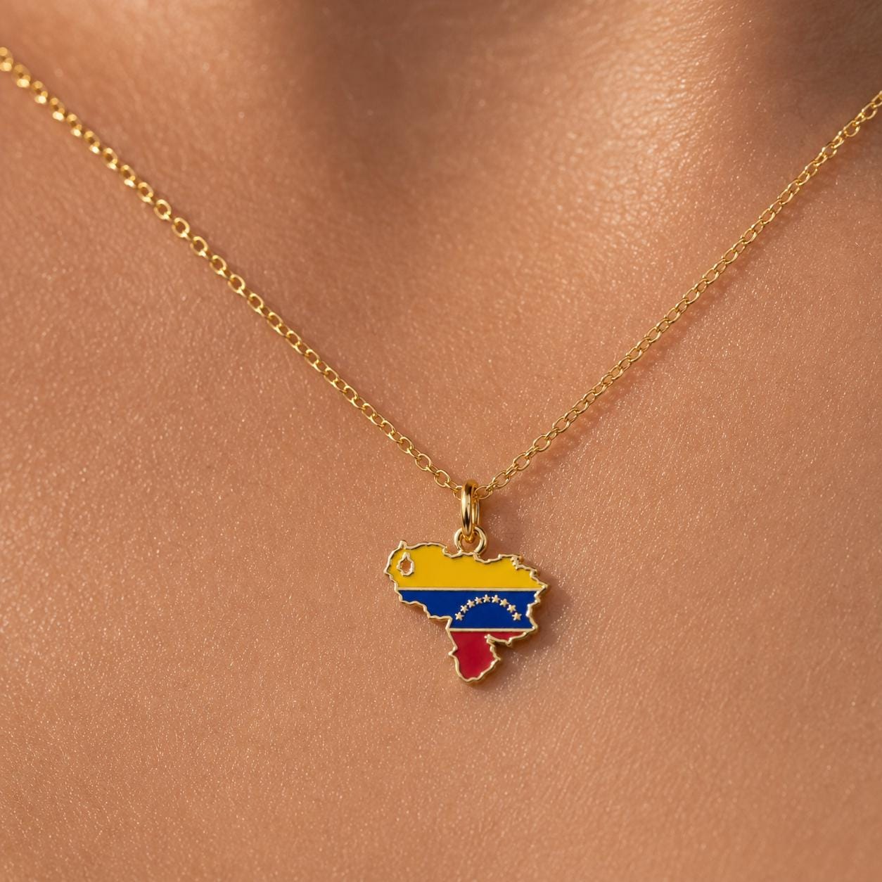 "Venezuela Map" Pendant Necklace - 14k Solid Gold